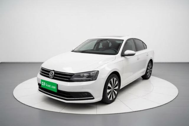 Ojetý Volkswagen Sagitar 2015 230TSI Automatic Luxury Model