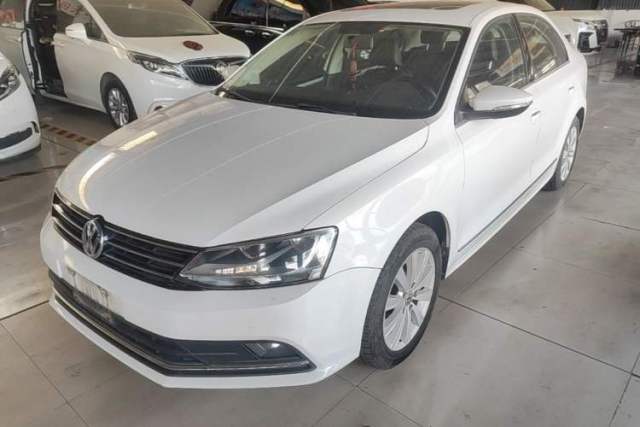 Ojetý Volkswagen Sagitar 2015 1.6L Manual Comfort Model