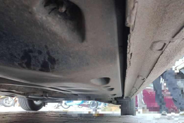 Used Volkswagen Sagitar 2015 1.6L Manual Comfort Model Chassis Front Left