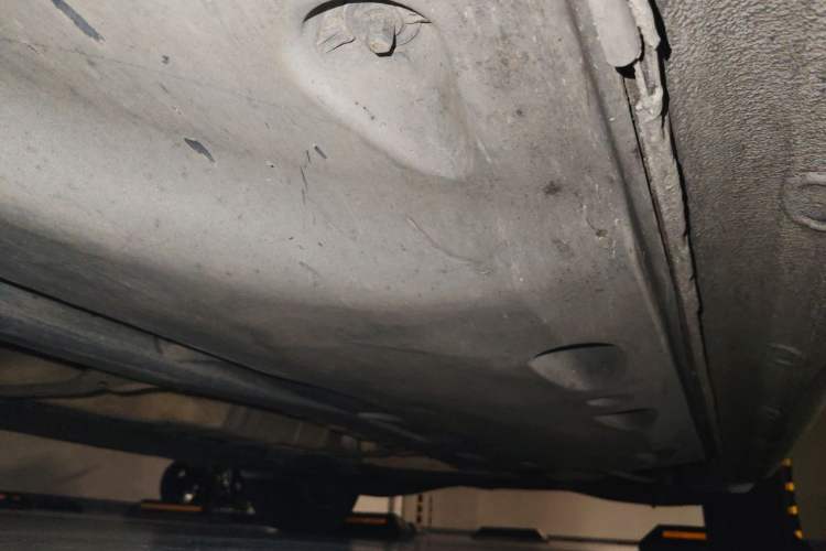 Used Volkswagen Sagitar 2015 1.6L Manual Comfort Model Chassis Front Left