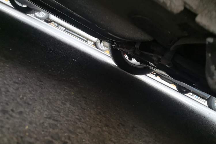 Used Volkswagen Sagitar 2015 1.6L Manual Comfort Model Chassis Front Right