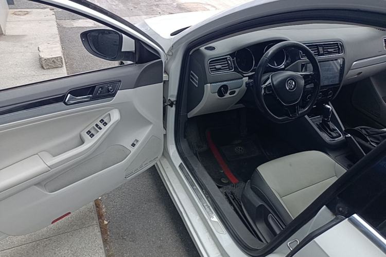 Used Volkswagen Sagitar 2015 1.6L Automatic Comfort Model Driver Seat