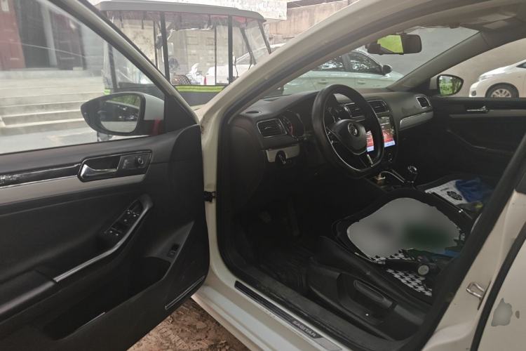 Used Volkswagen Sagitar 2015 1.6L Manual Comfort Model Driver Seat
