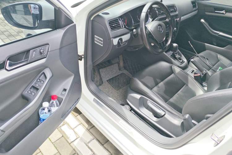 Used Volkswagen Sagitar 2015 1.6L Automatic Comfort Model Driver Seat