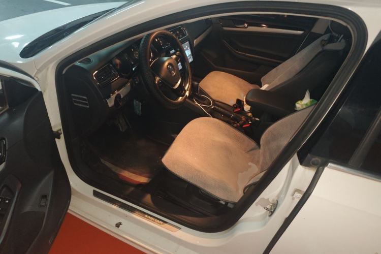 Used Volkswagen Sagitar 2015 1.6L Automatic Comfort Model Driver Seat