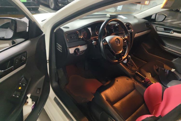 Used Volkswagen Sagitar 2015 1.6L Automatic Comfort Model Driver Seat