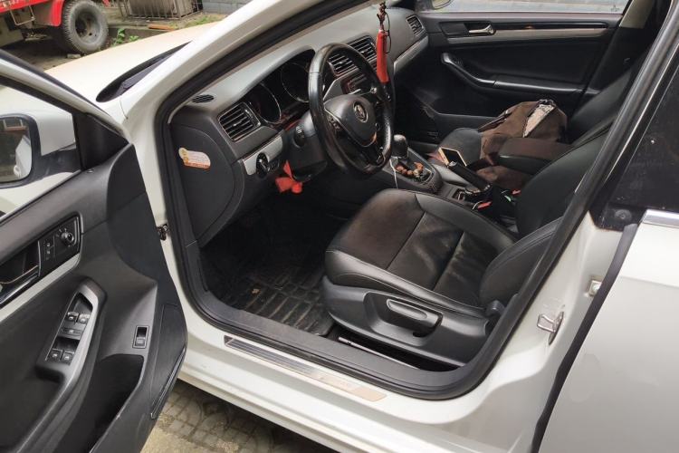 Used Volkswagen Sagitar 2015 1.6L Automatic Comfort Model Driver Seat