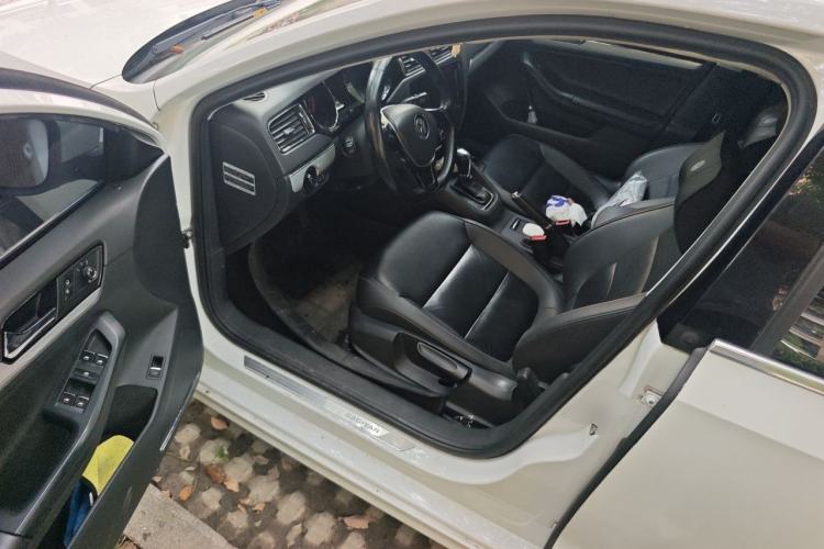 Used Volkswagen Sagitar 2015 1.6L Automatic Comfort Model Driver Seat