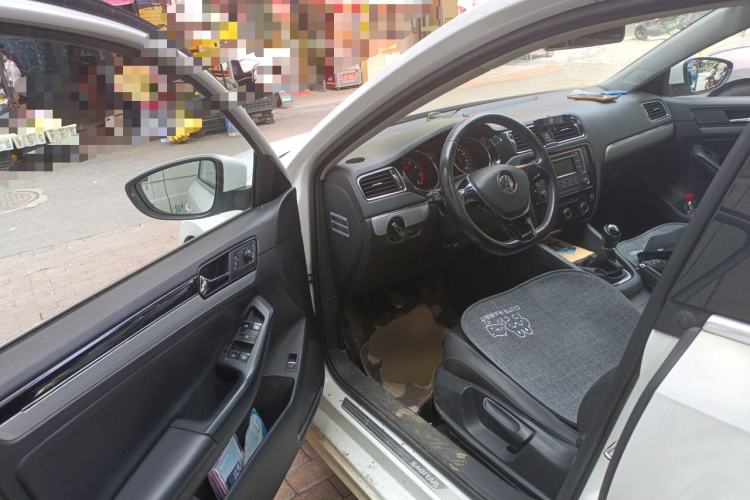 Used Volkswagen Sagitar 2015 1.6L Manual Comfort Model Driver Seat