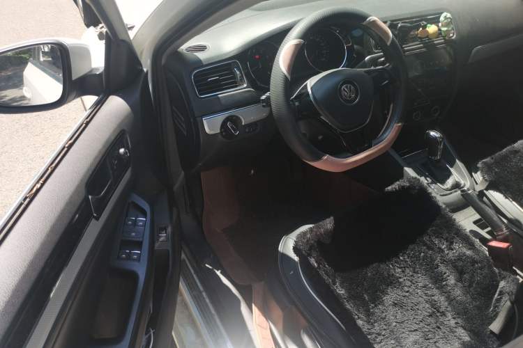 Used Volkswagen Sagitar 2015 1.6L Automatic Comfort Model Driver Seat