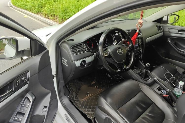 Used Volkswagen Sagitar 2015 230TSI Manual Comfort Version Driver Seat