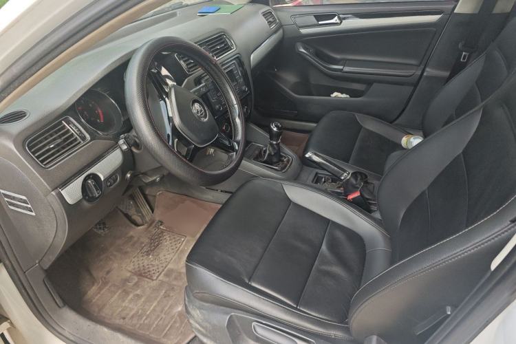 Used Volkswagen Sagitar 2015 1.6L Manual Comfort Model Driver Seat