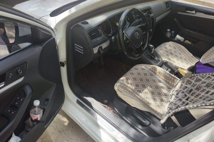 Used Volkswagen Sagitar 2015 1.6L Automatic Comfort Model Driver Seat