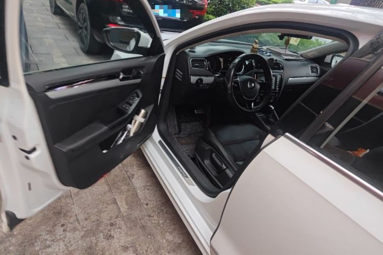 Used Volkswagen Sagitar 2015 1.6L Automatic Comfort Model Driver Seat