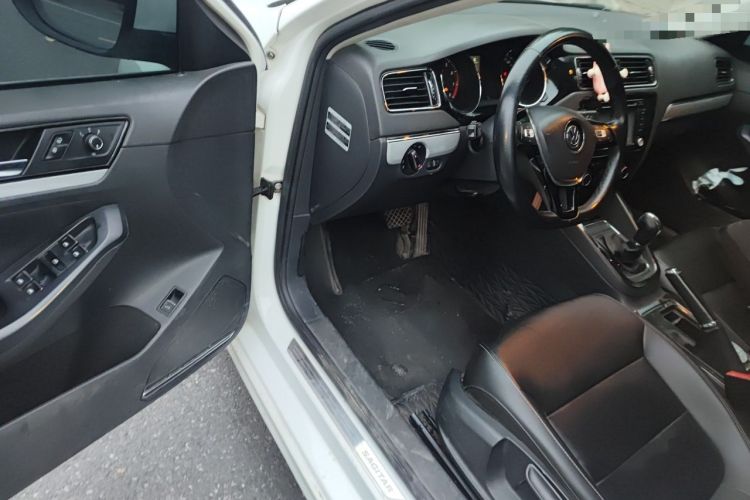 Used Volkswagen Sagitar 2015 1.6L Automatic Comfort Model Driver Seat