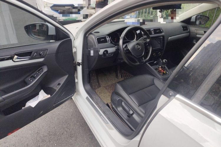 Used Volkswagen Sagitar 2015 230TSI Manual Comfort Version Driver Seat