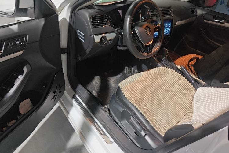 Used Volkswagen Sagitar 2015 1.6L Automatic Comfort Model Driver Seat