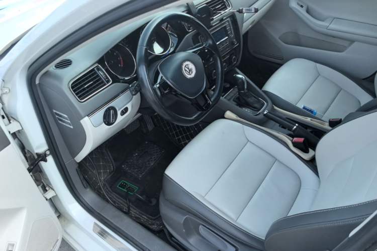 Used Volkswagen Sagitar 2015 1.6L Automatic Comfort Model Driver Seat