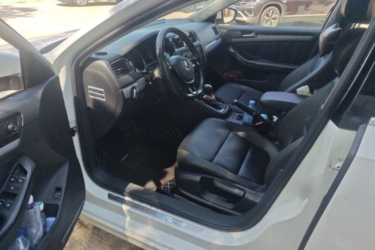 Used Volkswagen Sagitar 2015 1.6L Automatic Comfort Model Driver Seat