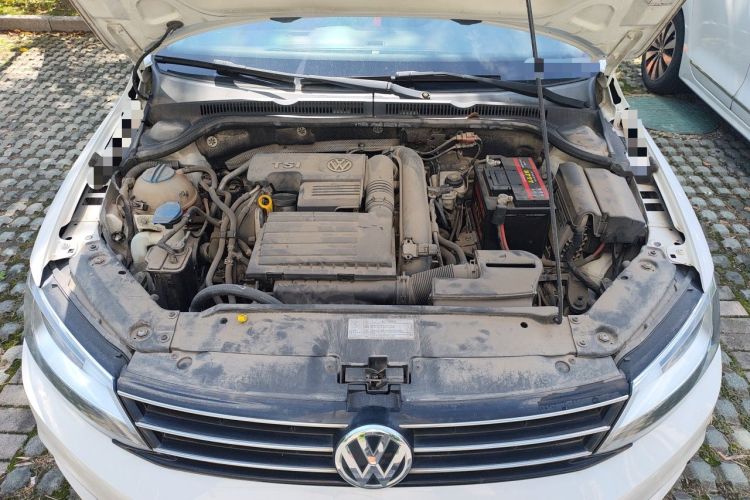 Used Volkswagen Sagitar 2015 230TSI Automatic Comfort Version Engine Bay