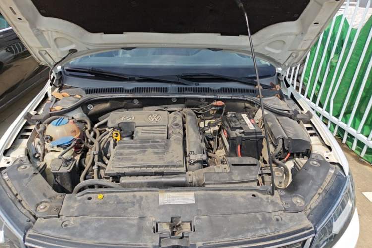 Used Volkswagen Sagitar 2015 230TSI Automatic Comfort Version Engine Bay
