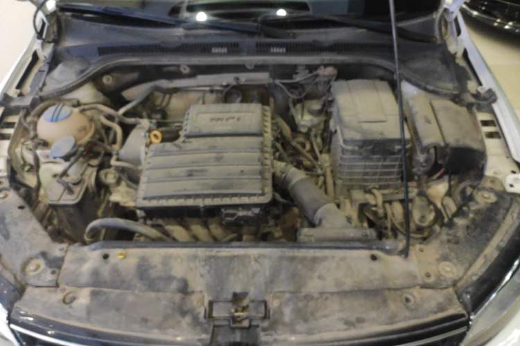 Used Volkswagen Sagitar 2015 1.6L Automatic Comfort Model Engine Bay