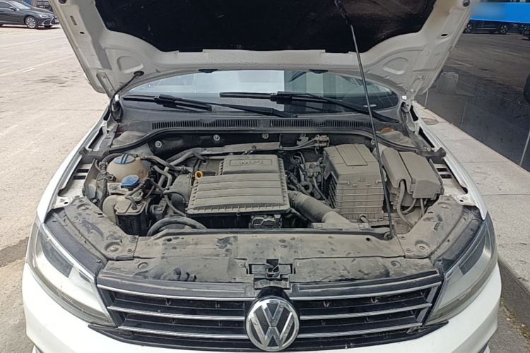Used Volkswagen Sagitar 2015 1.6L Automatic Comfort Model Engine Bay