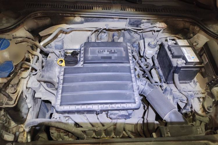Used Volkswagen Sagitar 2015 1.6L Manual Comfort Model Engine Bay