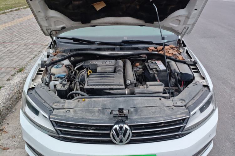 Used Volkswagen Sagitar 2015 230TSI Automatic Luxury Model Engine Bay