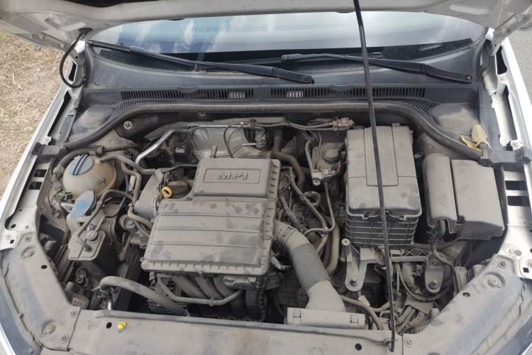 Used Volkswagen Sagitar 2015 1.6L Automatic Comfort Model Engine Bay