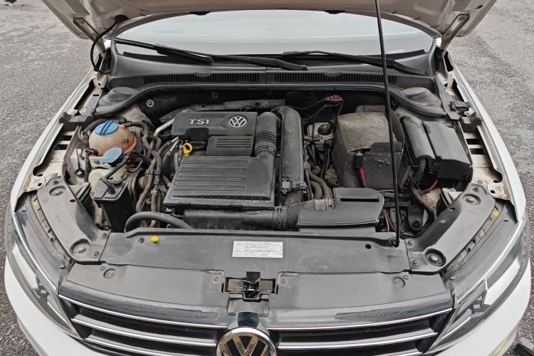 Used Volkswagen Sagitar 2015 230TSI Automatic Luxury Model Engine Bay