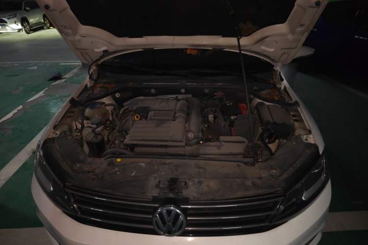 Used Volkswagen Sagitar 2015 230TSI Automatic Luxury Model Engine Bay