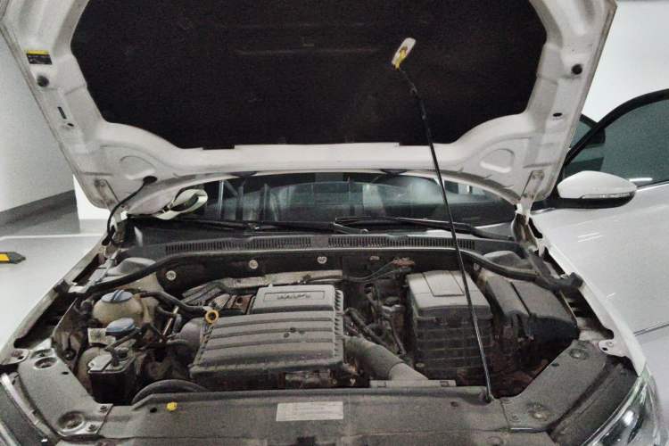 Used Volkswagen Sagitar 2015 1.6L Automatic Comfort Model Engine Bay