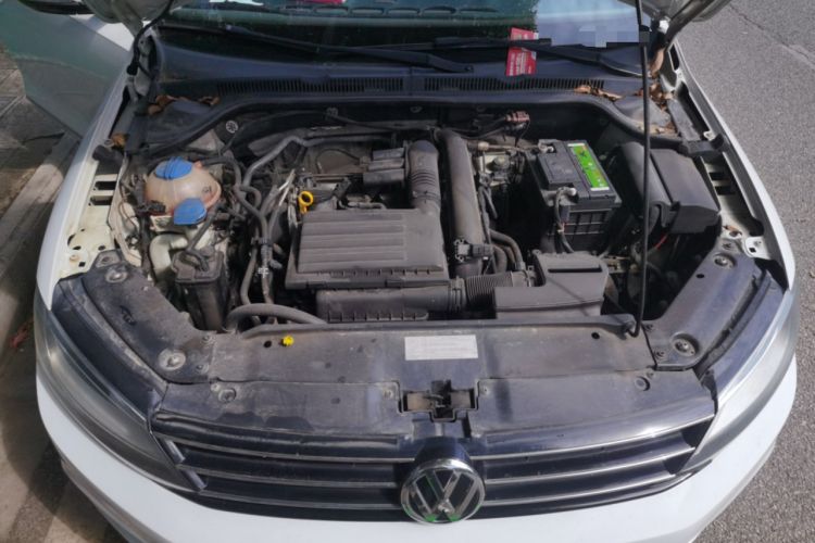Used Volkswagen Sagitar 2015 230TSI Automatic Comfort Version Engine Bay