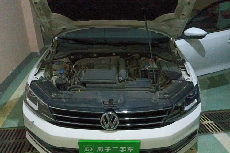 Used Volkswagen Sagitar 2015 230TSI Automatic Luxury Model Engine Bay