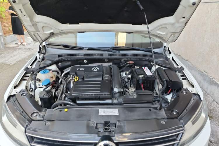 Used Volkswagen Sagitar 2015 230TSI Automatic Comfort Version Engine Bay