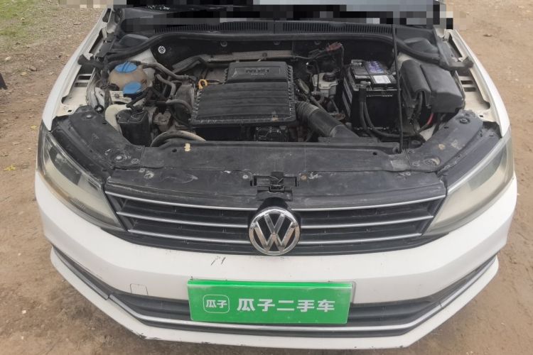 Used Volkswagen Sagitar 2015 1.6L Manual Comfort Model Engine Bay