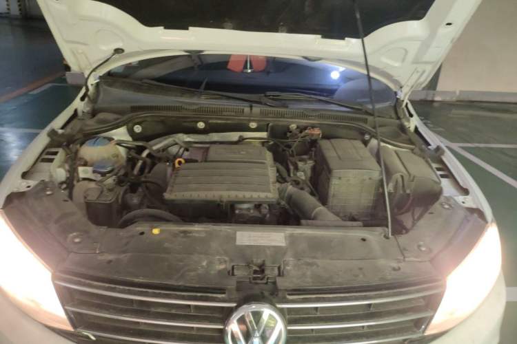 Used Volkswagen Sagitar 2015 1.6L Automatic Comfort Model Engine Bay