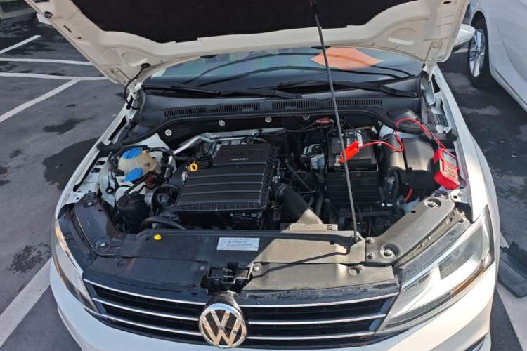 Used Volkswagen Sagitar 2015 1.6L Automatic Comfort Model Engine Bay