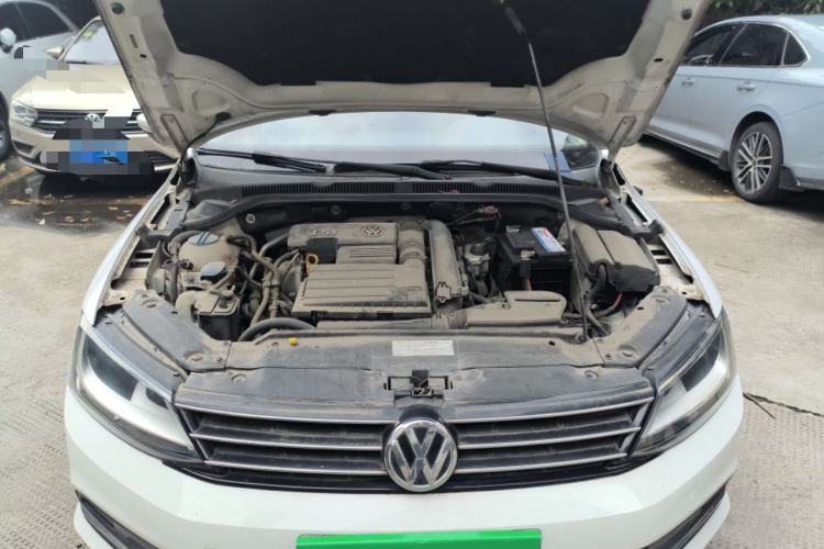 Used Volkswagen Sagitar 2015 230TSI Manual Comfort Version Engine Bay