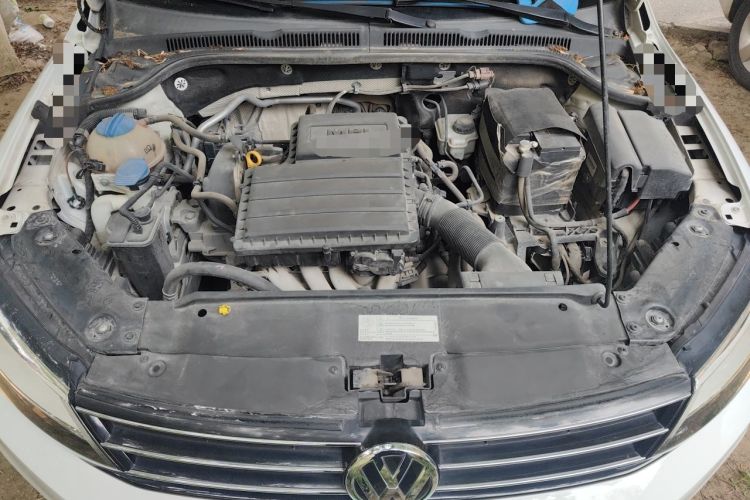 Used Volkswagen Sagitar 2015 1.6L Manual Comfort Model Engine Bay