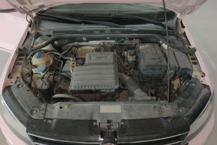 Used Volkswagen Sagitar 2015 1.6L Automatic Comfort Model Engine Bay