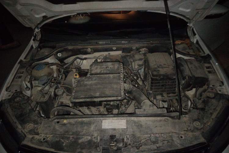 Used Volkswagen Sagitar 2015 1.6L Automatic Comfort Model Engine Bay