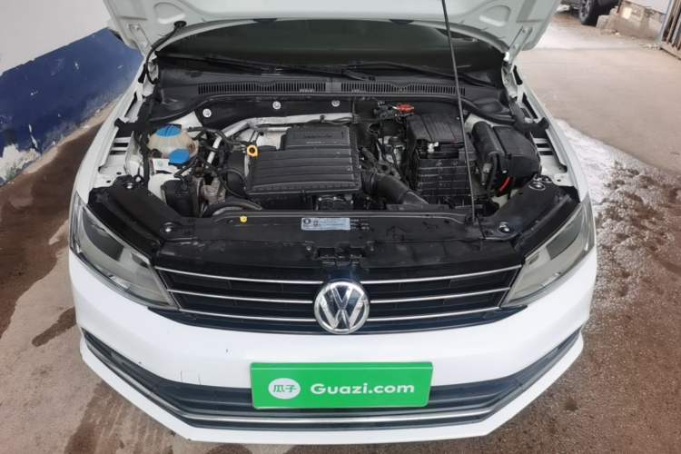 Used Volkswagen Sagitar 2015 1.6L Automatic Comfort Model Engine Bay