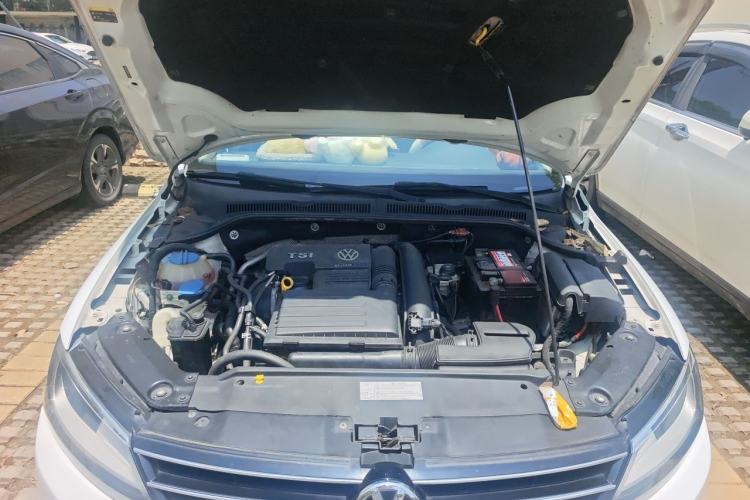 Used Volkswagen Sagitar 2015 230TSI Automatic Comfort Version Engine Bay