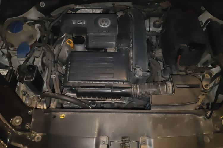 Used Volkswagen Sagitar 2015 230TSI Automatic Luxury Model Engine Bay