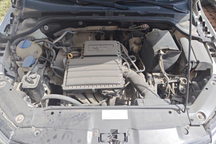 Used Volkswagen Sagitar 2015 1.6L Manual Comfort Model Engine Bay