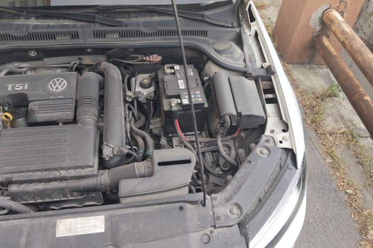 Used Volkswagen Sagitar 2015 230TSI Automatic Comfort Version Engine Bay Left