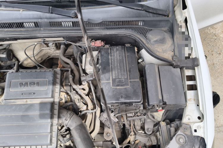Used Volkswagen Sagitar 2015 1.6L Automatic Comfort Model Engine Bay Left