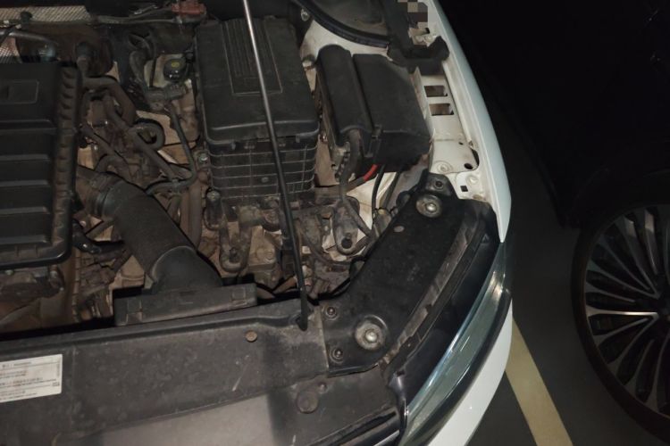 Used Volkswagen Sagitar 2015 1.6L Automatic Comfort Model Engine Bay Left